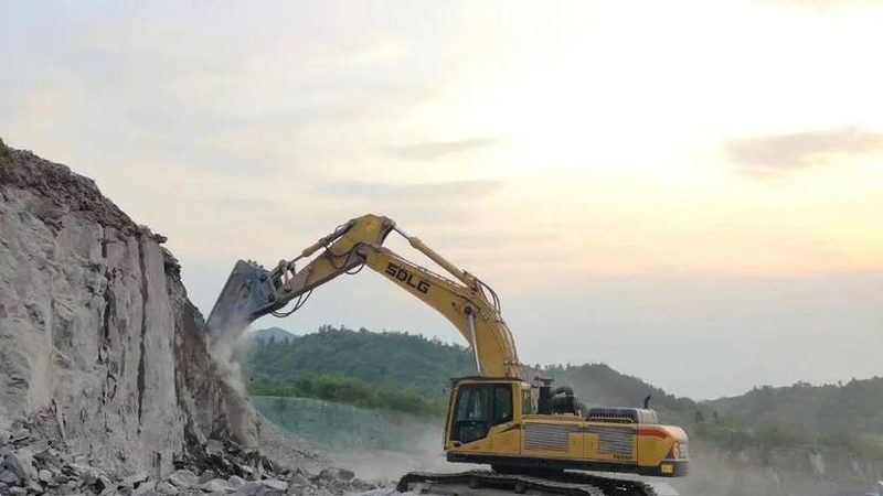 成都路面机械规格参数解析：选购与维护的要点